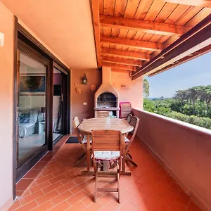 Purple House, 30m To Apartment