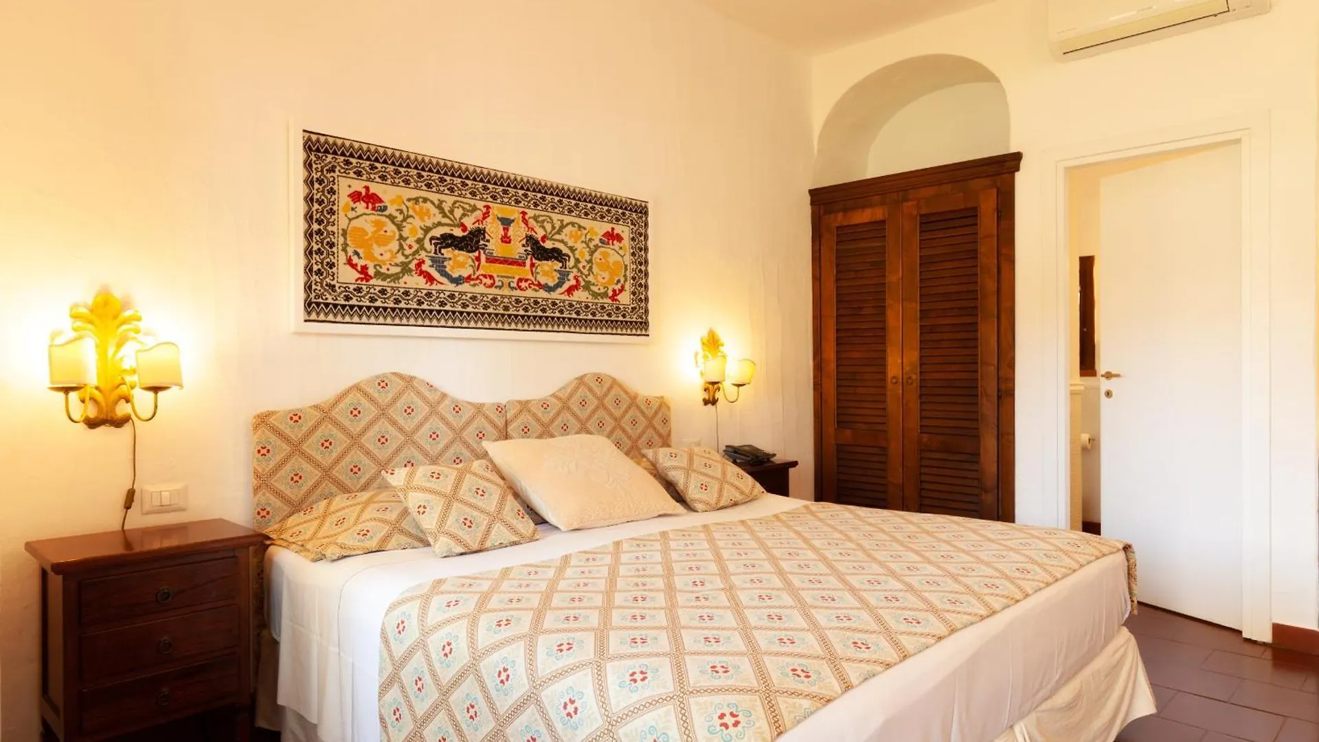 Nora Club Hotel & Spa Пула 4*,  Италия
